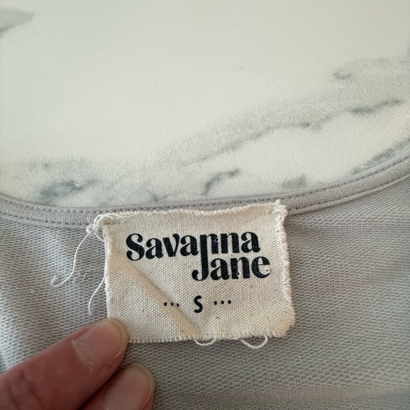 Savannah Jane Embroidered Floral V-Neck Top - Picture 5 of 9